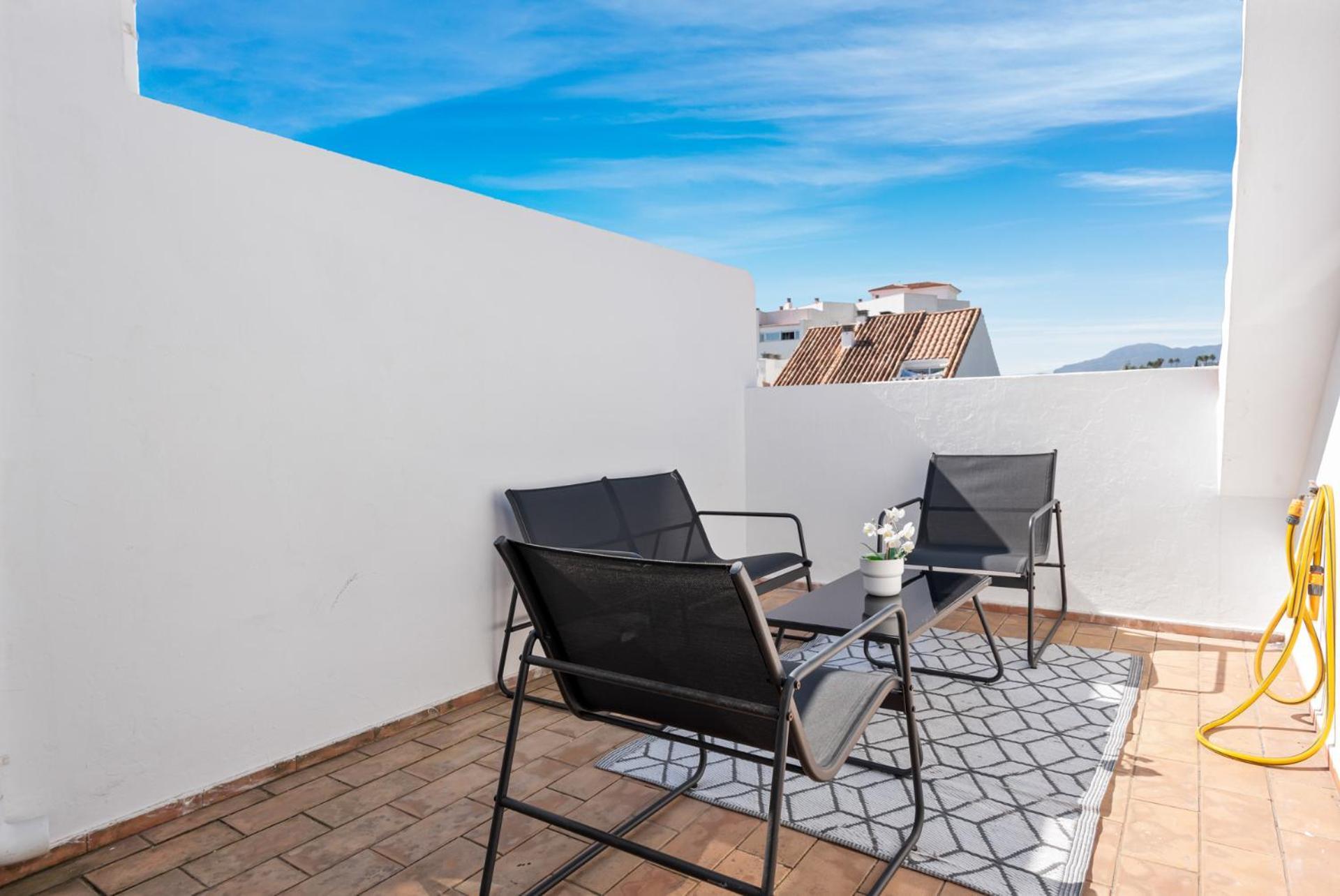 Lovely Penthouse Near Estepona Marina By Costarentals - Ref M15 Eksteriør billede