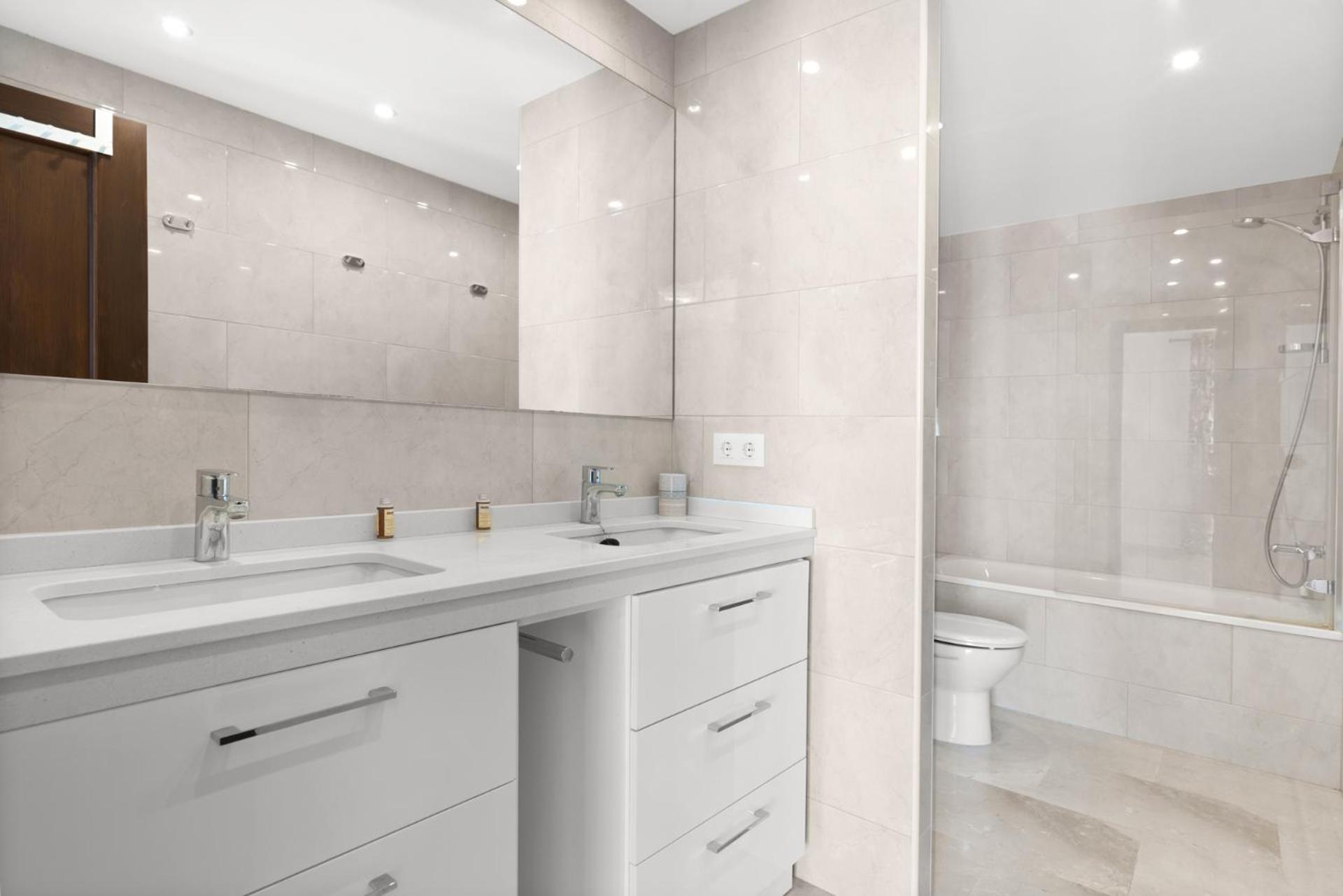 Lovely Penthouse Near Estepona Marina By Costarentals - Ref M15 Eksteriør billede